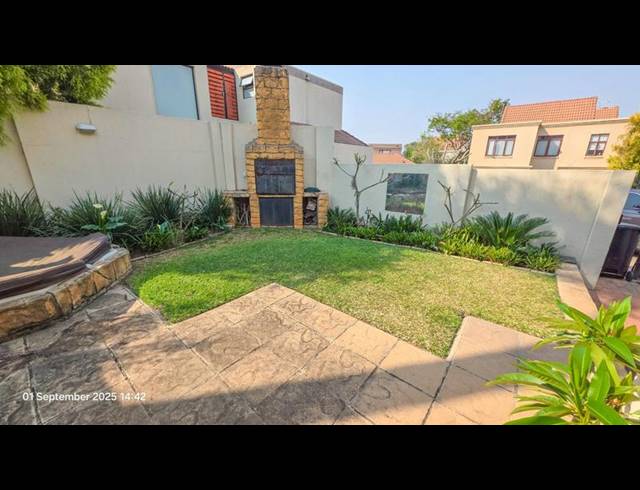 2 BEDROOM TOWNHOUSE FOR SALE IN MAGALIESSIG